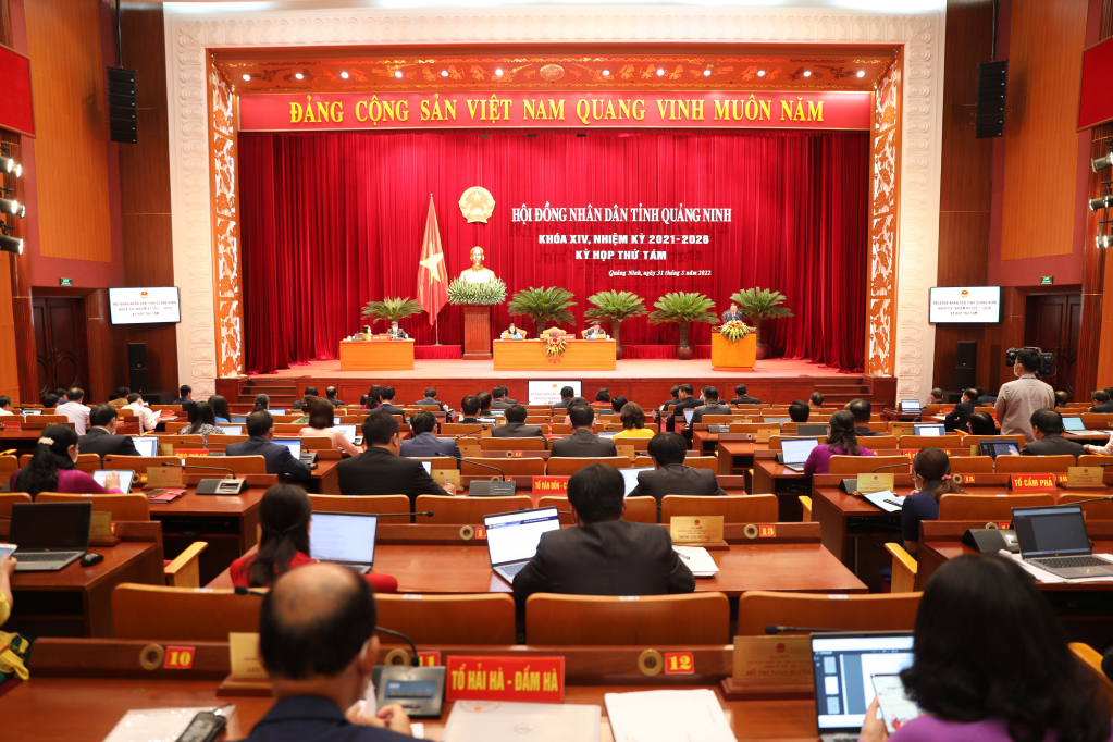 Quang cảnh kỳ họp thứ 8 HĐND tỉnh khóa XIV.