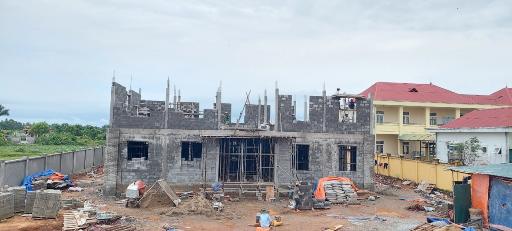 Dự án thi công Dự án Xây dựng trụ sở Công an xã Hải Xuân, thành phố Móng Cái được UBND thành phố phê duyệt tại Quyết định số 15222/QĐ-UBND ngày 13/12/2021 với tổng mức đầu tư là 10,065 triệu đồng.