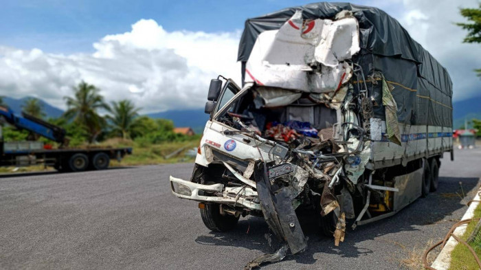 Tạm giam tài xế xe tải vụ TNGT làm 3 người chết tại Khánh Hoà 1