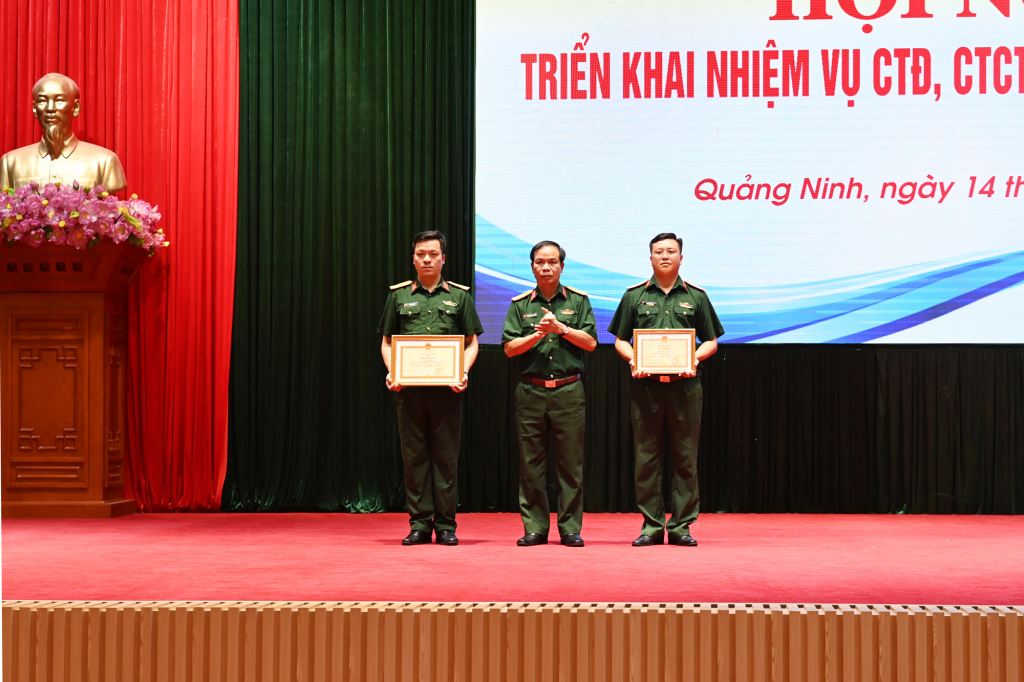Các cá nhân được nhận khen thưởng của Bộ trưởng Bộ quốc phòng và Bộ CHQS tỉnh Quảng Ninh.