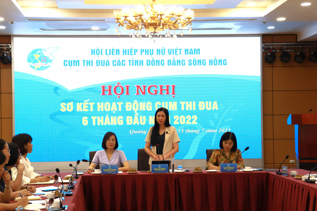Phó Chủ tịch Hội LHPN Việt Nam Trần Thị Lan Phương phát biểu. 