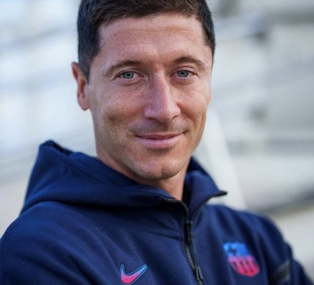 Ngoi sao Robert Lewandowski tiet lo ly do chuyen toi Barcelona hinh anh 1