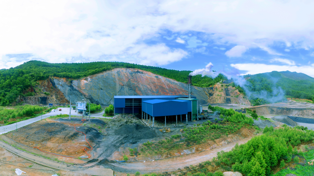 Đông Triều là một trong những địa phương trên địa bàn tỉnh có tốc độ đô thị hóa nhanh, mỗi ngày thải ra 10 đến 150 tấn rác. Nhà máy xử lý rác thải tại thôn Trung Lương, xã Tràng Lương đã góp phần làm cho môi trường đô thị tại thị xã thêm sạch đẹp mỗi ngày.