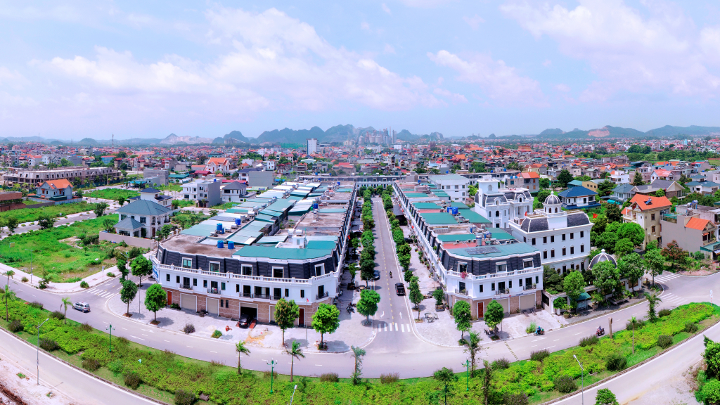Khu đô thị Hà Lan, phường Mạo Khê là một trong số khu dân cư đô thị mới gắn liền với thương mại dịch vụ được Đông Triều quy hoạch, tạo động lực tăng trưởng cho thị xã trong hành trình trở thành thành phố.