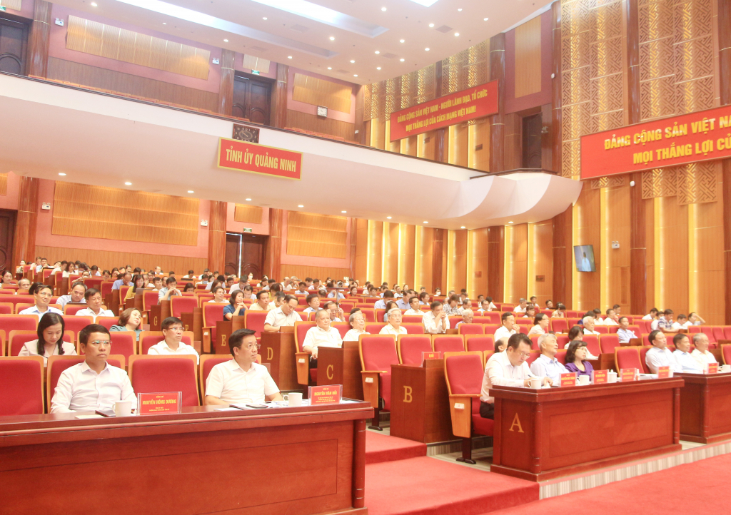 Các đại biểu tham dự tại điểm cầu Quảng Ninh.