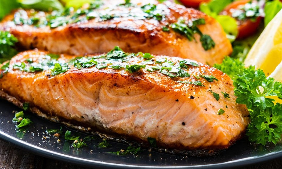4 loại thực phẩm giàu protein giúp giảm cân hiệu quả sau tuổi 40