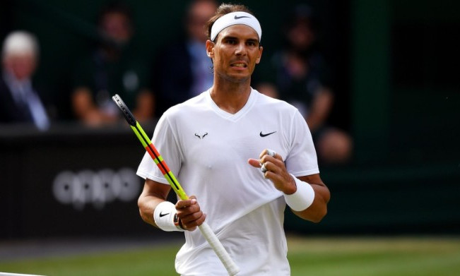 Nadal tự đánh hỏng 80 lần sau hai vòng Wimbledon