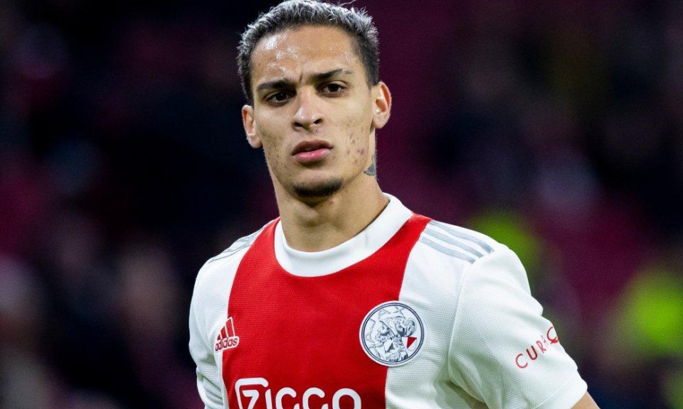 Bị Ajax hét giá, MU rút khỏi thương vụ Antony