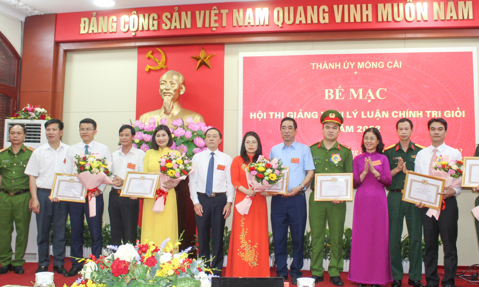 Hội thi Giảng viên lý luận chính trị giỏi tỉnh Quảng Ninh năm 2022: Sôi nổi, ấn tượng từ vòng thi đầu tiên