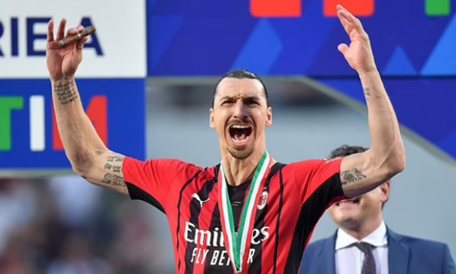 Milan ký hợp đồng mới với Ibrahimovic