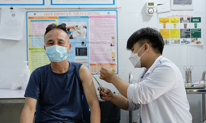 Sáng 5/7: Biến thể phụ BA.5 có thể tiếp tục xâm nhập; Phát động chiến dịch tiêm vaccine COVID-19 mũi 3 và 4