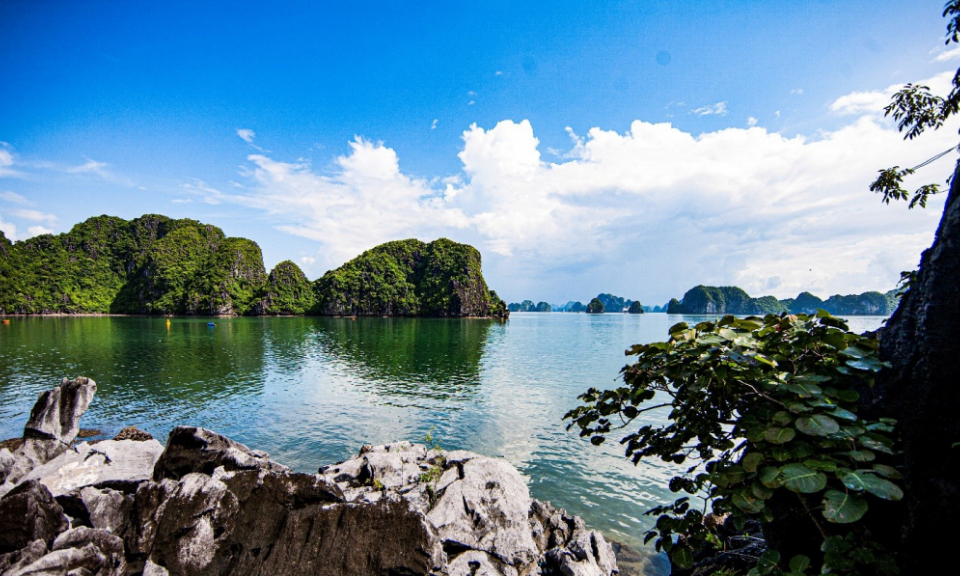 Ang Tien - A natural museum in the core of Ha Long Bay