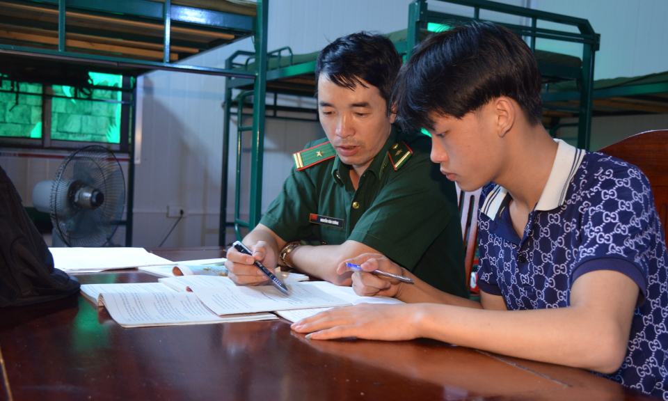 Chuyện về những “bố nuôi” nơi biên cương