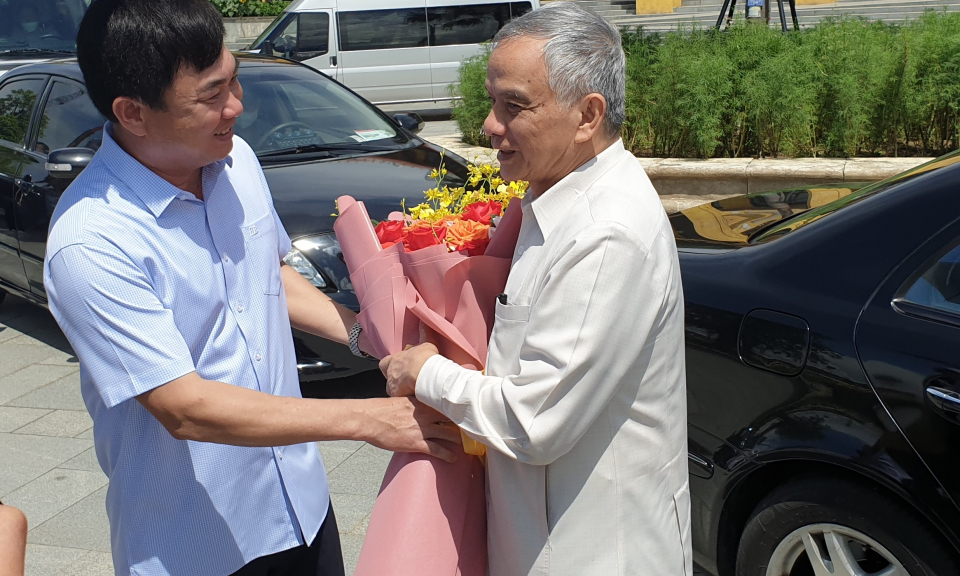 Đoàn Đại biểu cấp cao Quốc hội nước CHDCND Lào thăm Vịnh Hạ Long