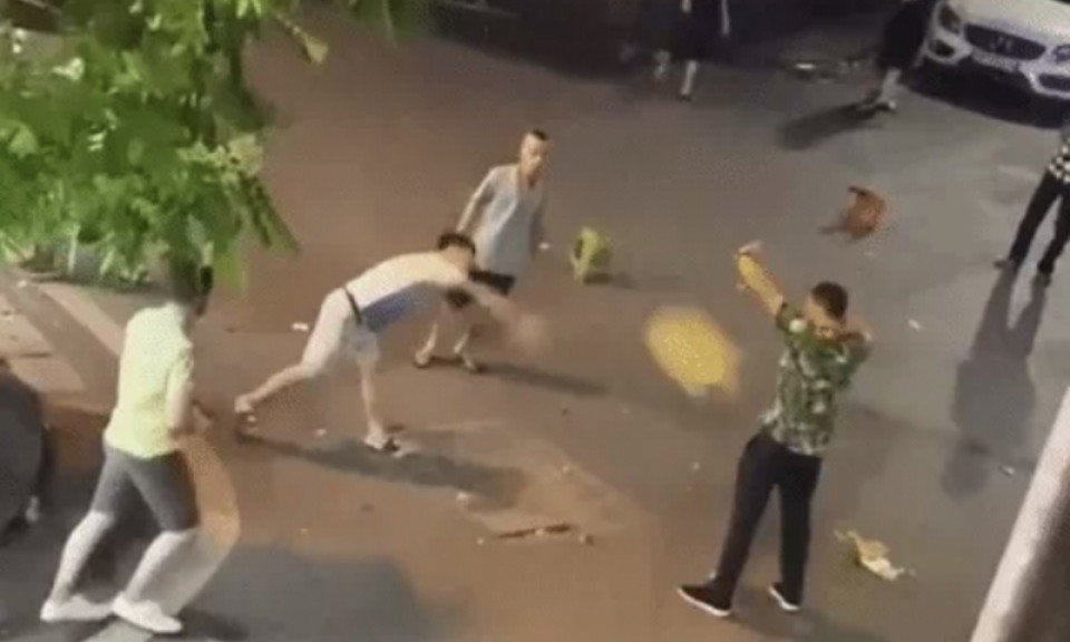 Làm rõ, xử lý nghiêm nhóm thanh niên xô xát với người nước ngoài ở phố cổ