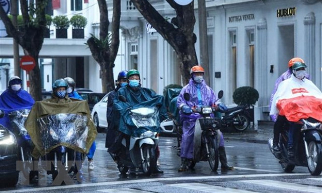 Mưa dông diện rộng xuất hiện ở nhiều khu vực trên cả nước