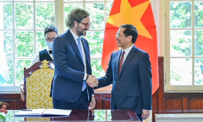 Việt Nam, Argentina eye further cooperation in oil exploration, renewable energy