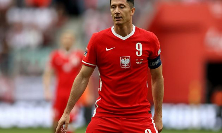 Barca chồng đủ tiền mặt lấy Lewandowski