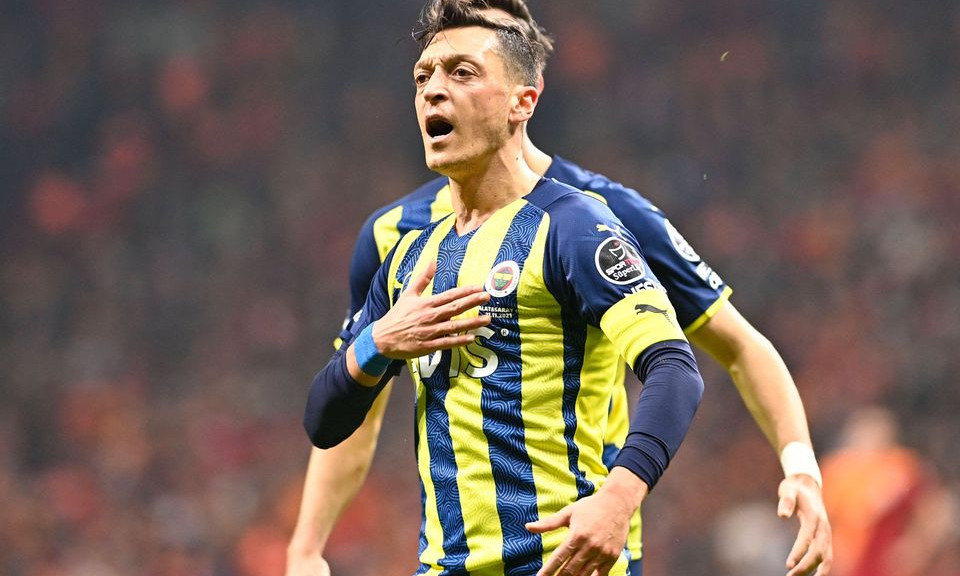 Ozil nhanh chóng có bến đỗ mới