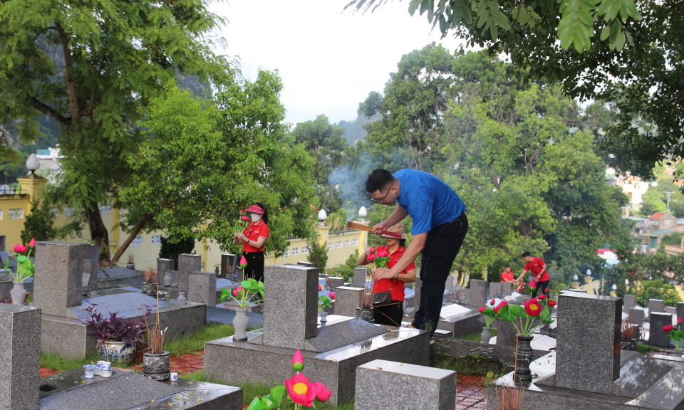 Tuổi trẻ phát huy truyền thống "Uống nước nhớ nguồn"
