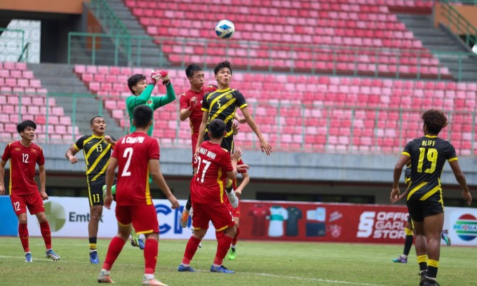 Việt Nam sập bẫy Malaysia ở bán kết U19 Đông Nam Á