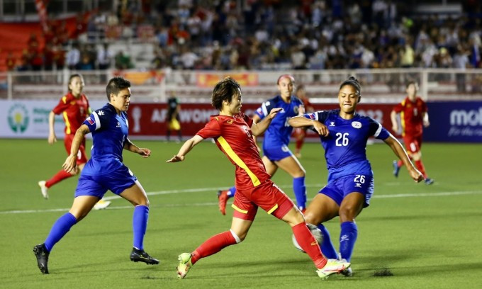 Nữ Việt Nam thảm bại ở bán kết AFF Cup