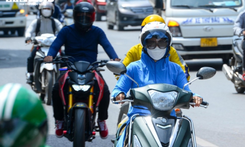 Thời tiết ngày 16/7: Bắc Bộ trời chuyển nắng, Nam Bộ mưa dông