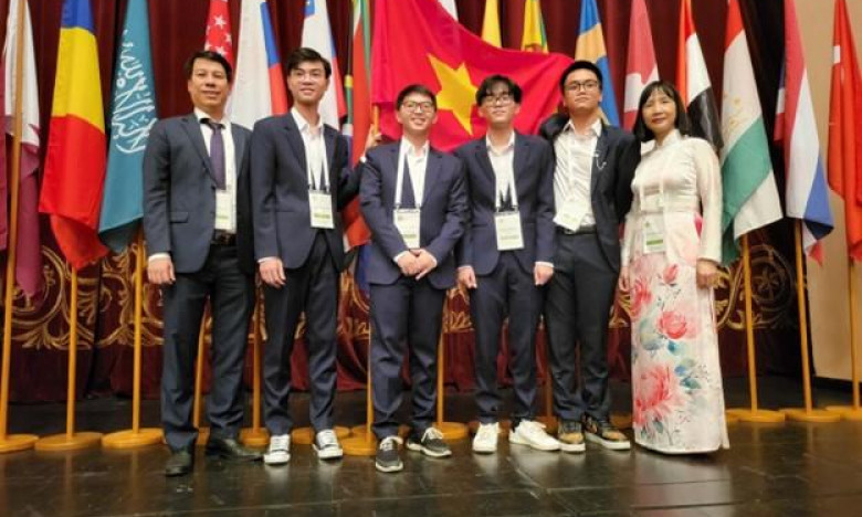 4 học sinh Việt Nam giành huy chương Olympic Sinh học quốc tế