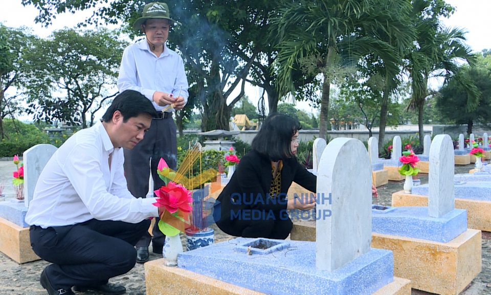 Đoàn đại biểu tỉnh Quảng Ninh viếng các nghĩa trang liệt sĩ tại Quảng Trị, tháng 7-2022