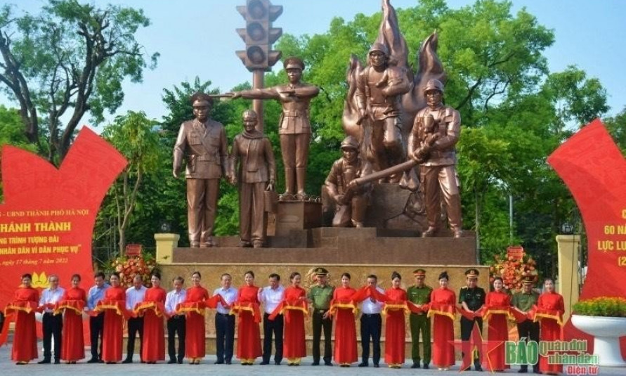 People’s Police force monument inaugurated in Hanoi