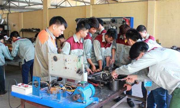 Trung tâm hướng nghiệp có tiếp nhận thẻ học nghề?