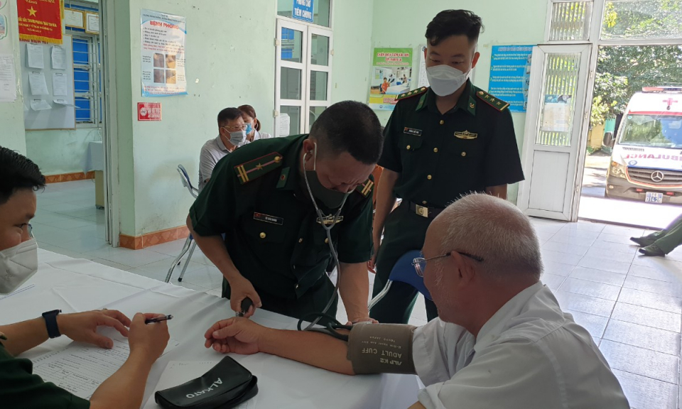  Đồn Biên phòng cửa khẩu quốc tế Móng Cái tổ chức nhiều hoạt động tri ân dịp 27/7 