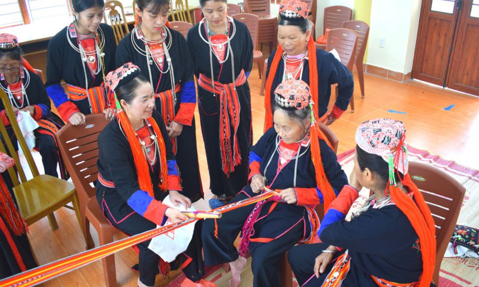 Người Dao xã Thượng Yên Công: Chú trọng bảo tồn các giá trị văn hoá