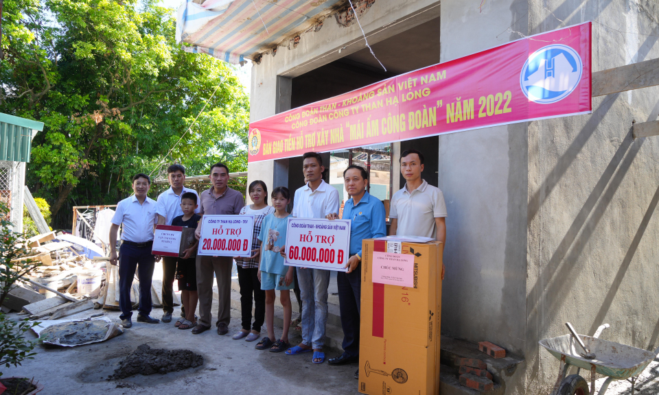 Công đoàn Công ty than Hạ Long: Khảo sát, trao hỗ trợ nhà “Mái ấm Công đoàn” của đoàn viên có hoàn cảnh khó khăn