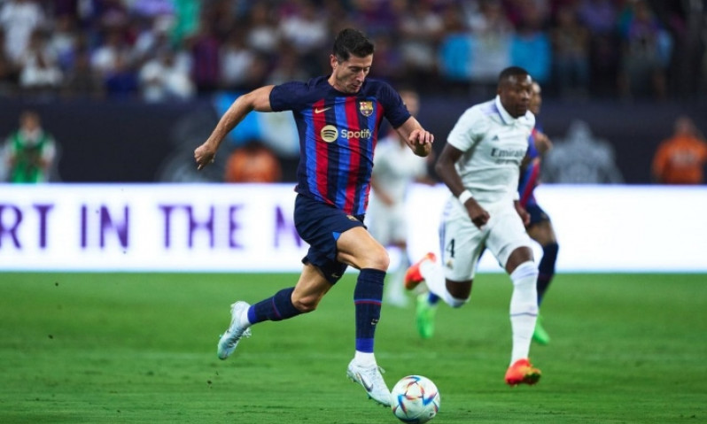 Raphinha ghi siêu phẩm, Barca đánh bại Real Madrid