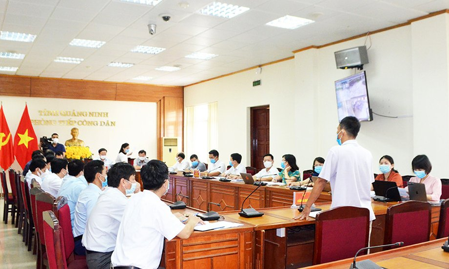 Nhắn tin trả lời bạn đọc