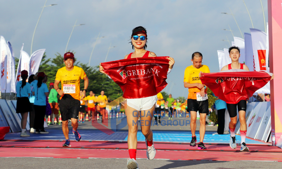 Giải chạy VnExpress Marathon Amazing Ha Long 2022, tháng 7-2022