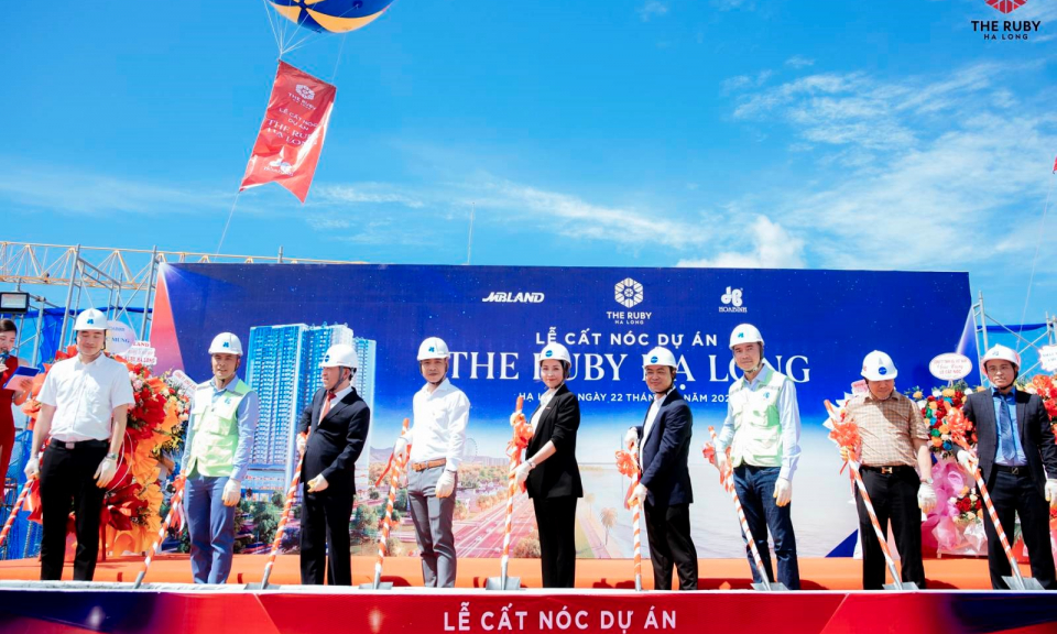 The Ruby Hạ Long cất nóc dự án, vượt cam kết tiến độ thi công