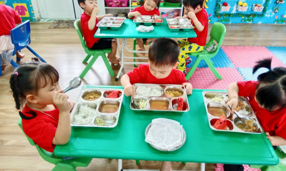 Đảm bảo vệ sinh an toàn thực phẩm cho trẻ mầm non