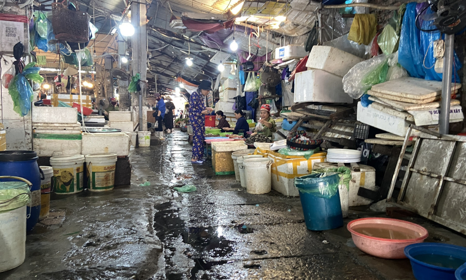 Nỗi lo ô nhiễm môi trường từ các chợ dân sinh