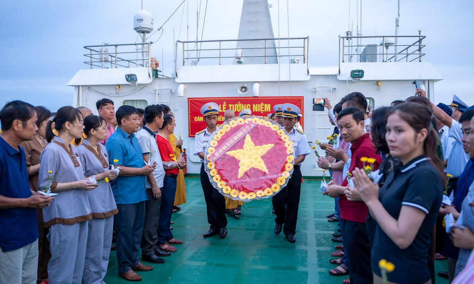 Service held to commemorate heroes who died to protect sea and island sovereignty