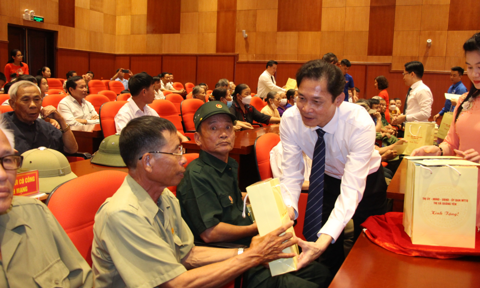 TX Quảng Yên gặp mặt 145 người có công tiêu biểu