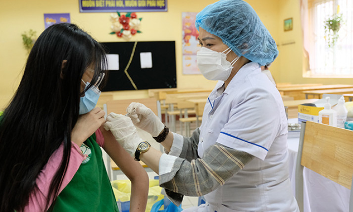 Số ca mắc COVID-19 tăng trở lại, Thủ tướng chỉ đạo đẩy nhanh tiêm vaccine