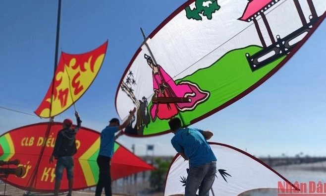 Thai Binh hosts second national kite festival
