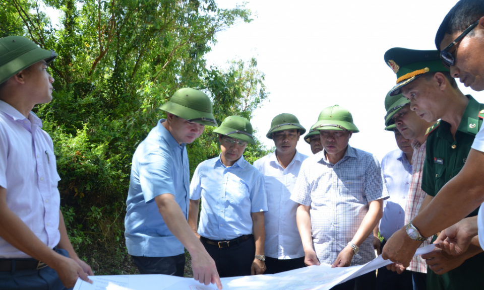 Phó Bí thư Thường trực Tỉnh ủy Ngô Hoàng Ngân kiểm tra công tác quản lý quy hoạch trên địa bàn huyện Vân Đồn