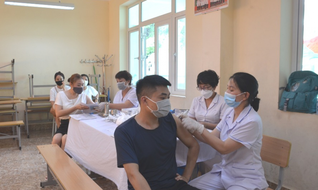 Tăng cường chăm sóc và nâng cao sức khỏe nhân dân