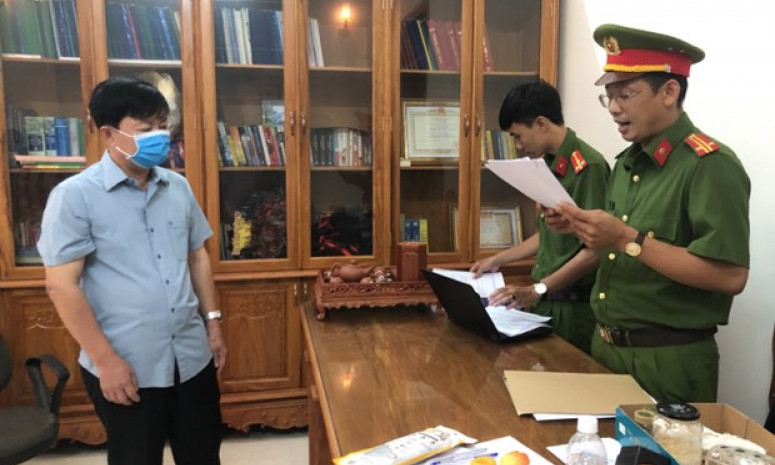 Bắt tạm giam Giám đốc CDC Cà Mau liên quan đến Công ty Việt Á
