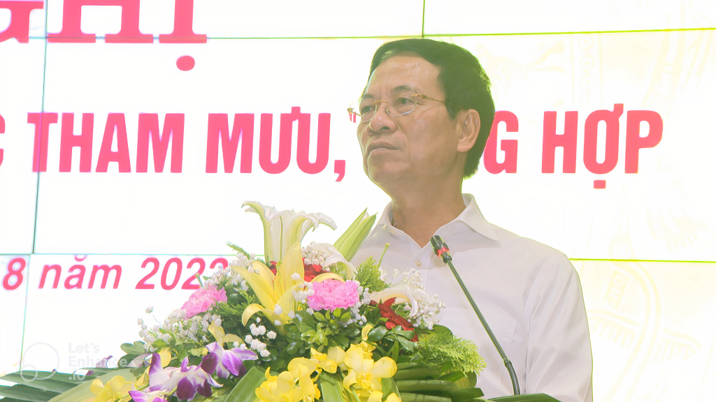Bộ trưởng Bộ thông tin và Truyền thông Nguyễn Mạnh Hùng phát biểu tại Hội nghị