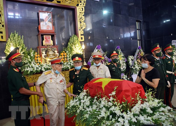 Le truy dieu va an tang Anh hung LLVT Kostas Sarantidis-Nguyen Van Lap hinh anh 1