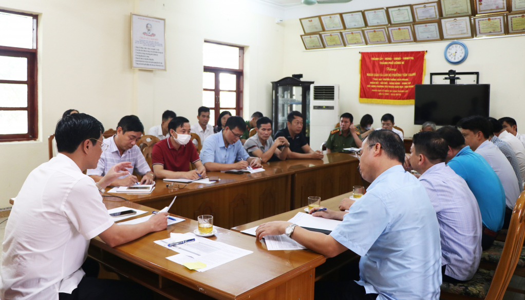 Lãnh đạo TP Uông Bí tích cực đối thoại với người dân bị ảnh hưởng bởi dự án đường Trần Hưng Đạo kéo dài, nhằm tìm kiếm tiếng nói chung, tháo gỡ khó khăn trong công tác GPMB dự án này. 